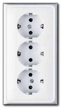 Gniazdo 3-krotne SCHUKO z ramką