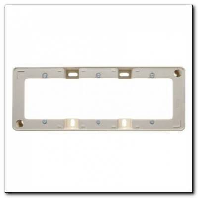 Puszka natynkowa 3-krotna; kremowy; Natynkowe, dodatki Numer katalogowy: 5310310062