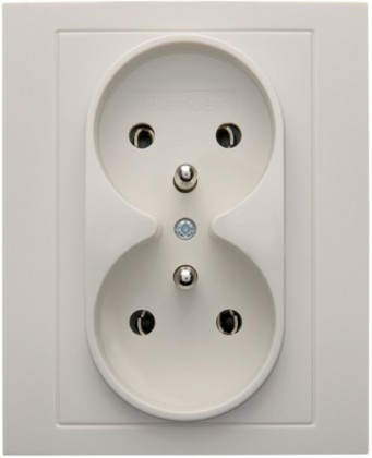 Gniazdo podwójne z uziemieniem komplet; kremowy; B.Kwadrat Numer katalogowy: 5361838982