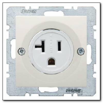 Gniazdo z uziemieniem 