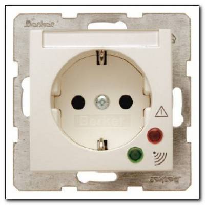 Gniazdo SCHUKO z ochroną przepięciową i polem opisowym; kremowy, połysk; S.1 Numer katalogowy: 41088982