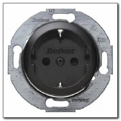 Gniazdo SCHUKO; czarny; 1930/Glas/Palazzo Numer katalogowy: 474521