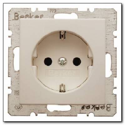 Gniazdo SCHUKO; kremowy, połysk; S.1 Numer katalogowy: 47438982