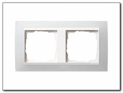 Ramka podwójna do białych Gira Event Opaque biały