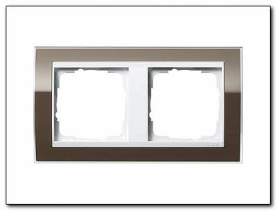 Ramka podwójna do białych Gira Event Clear brązowy