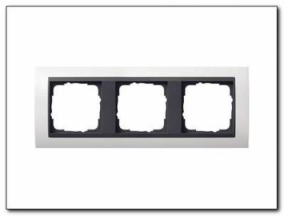 Ramka potrójna antracytowy Gira Event biały matowy