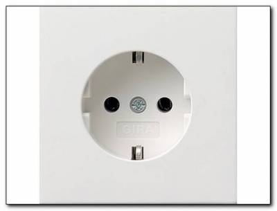Gniazdo SCHUKO bez łapek rozpr. Gira F100 biały