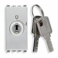 Łącznik 2P z kluczykiem wyjmowanym w poz. OFF, 1M, srebrny
